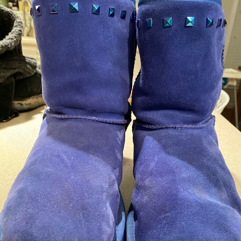 Ugg Big Kid 6 Women 8 Periwinkle Short Gem Boot